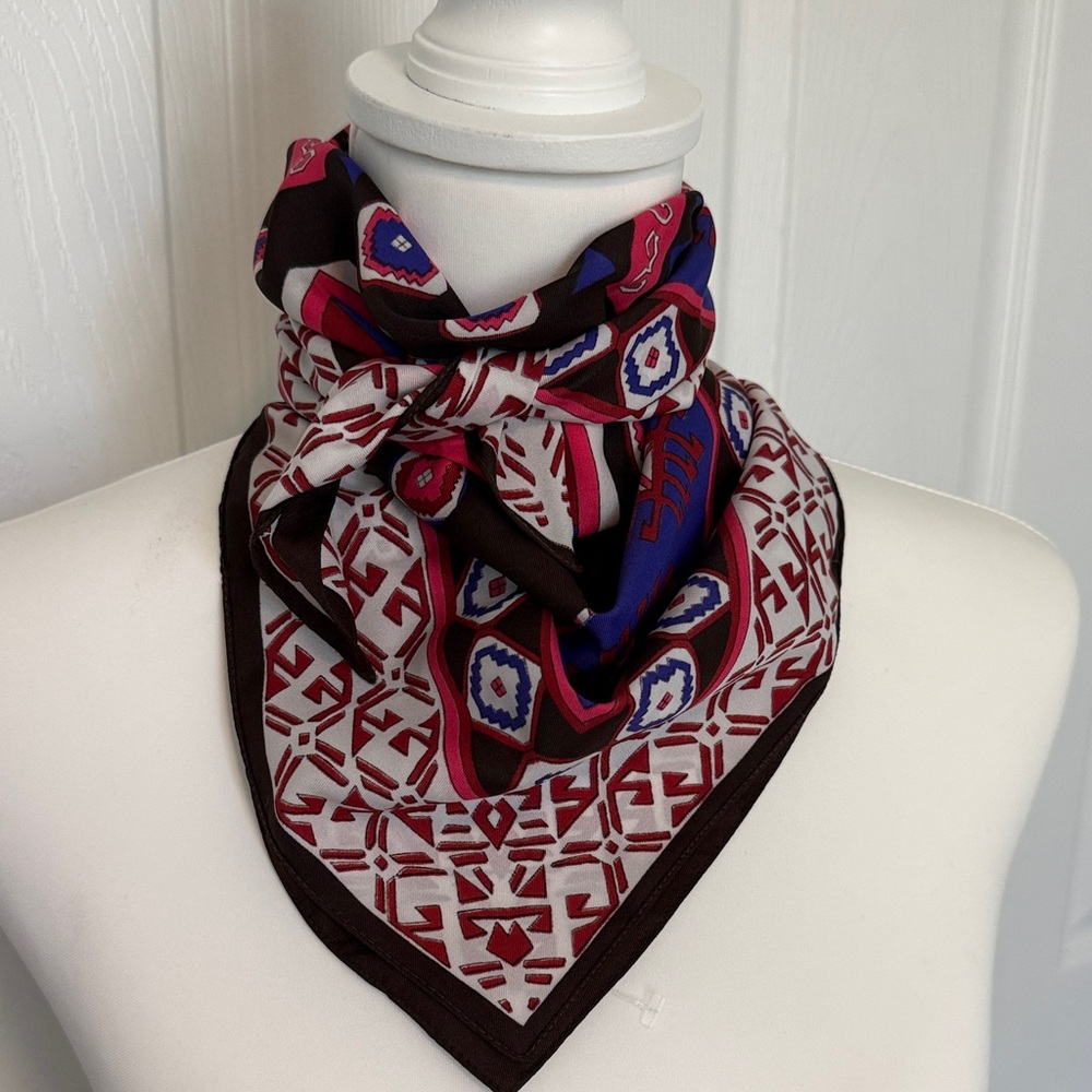 Vintage Warcraft native American Silk-Feel Italian neck head purse, scarf wrap🦋